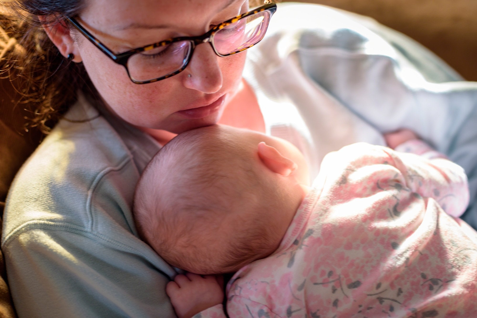 feeling alone after having a baby